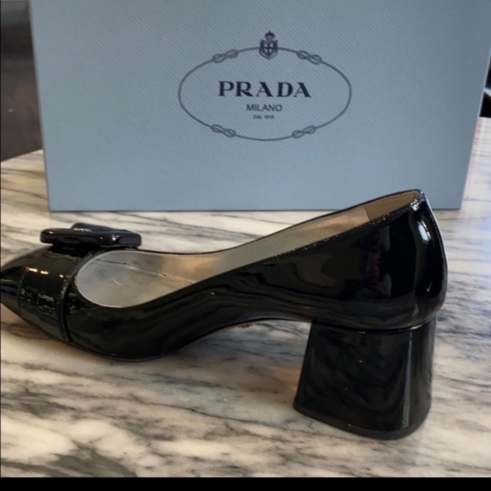 Prada buckled black pump - Picture 3 of 9
